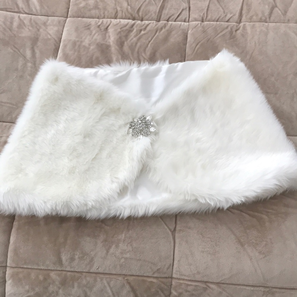 Wedding White/Ivory Faux Fur Wrap Shrug